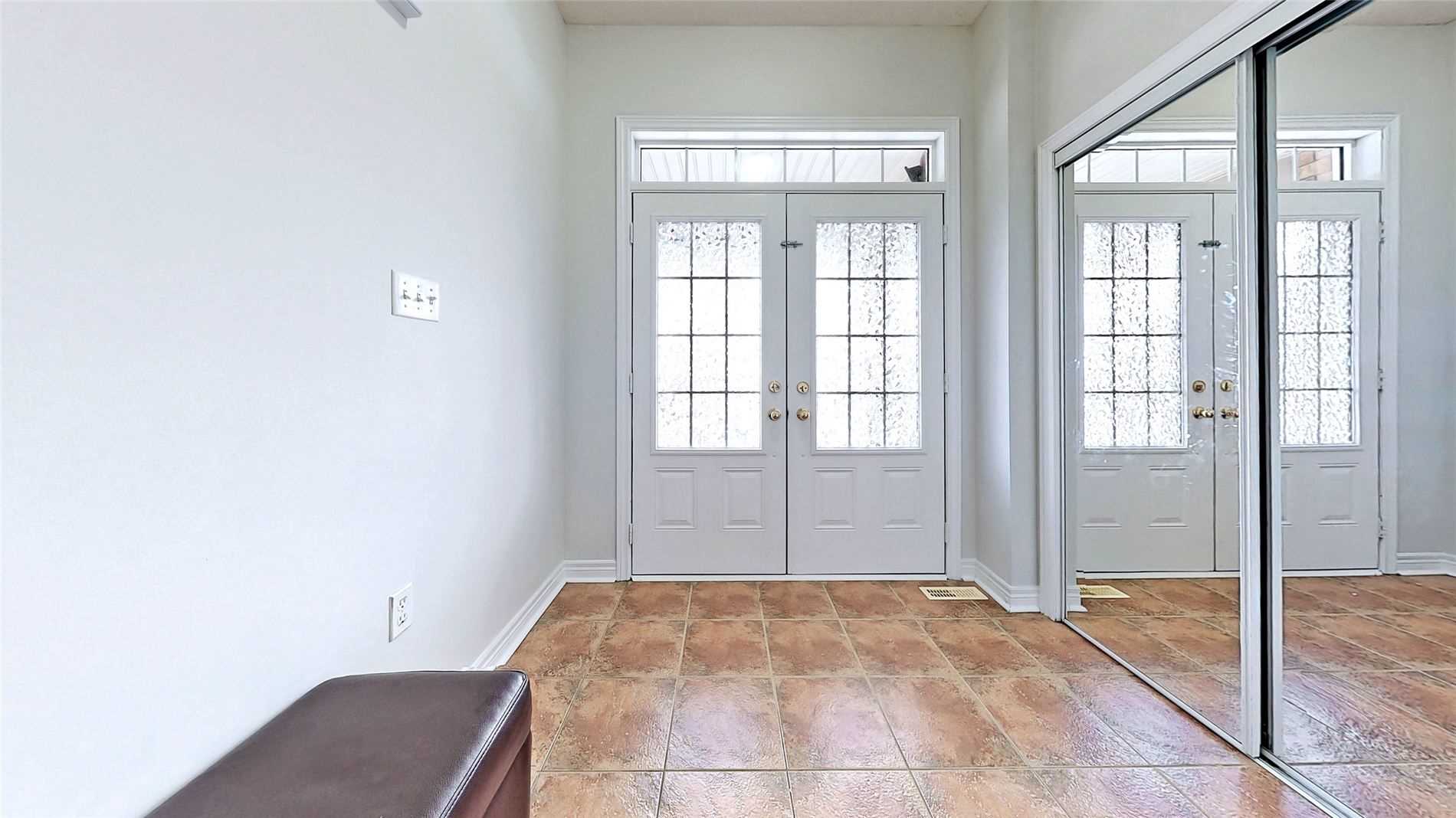 60 Swales Cres