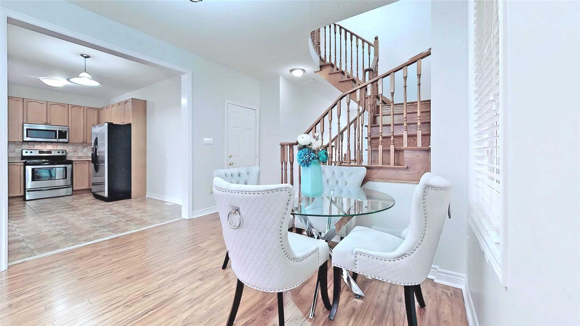60 Swales Cres