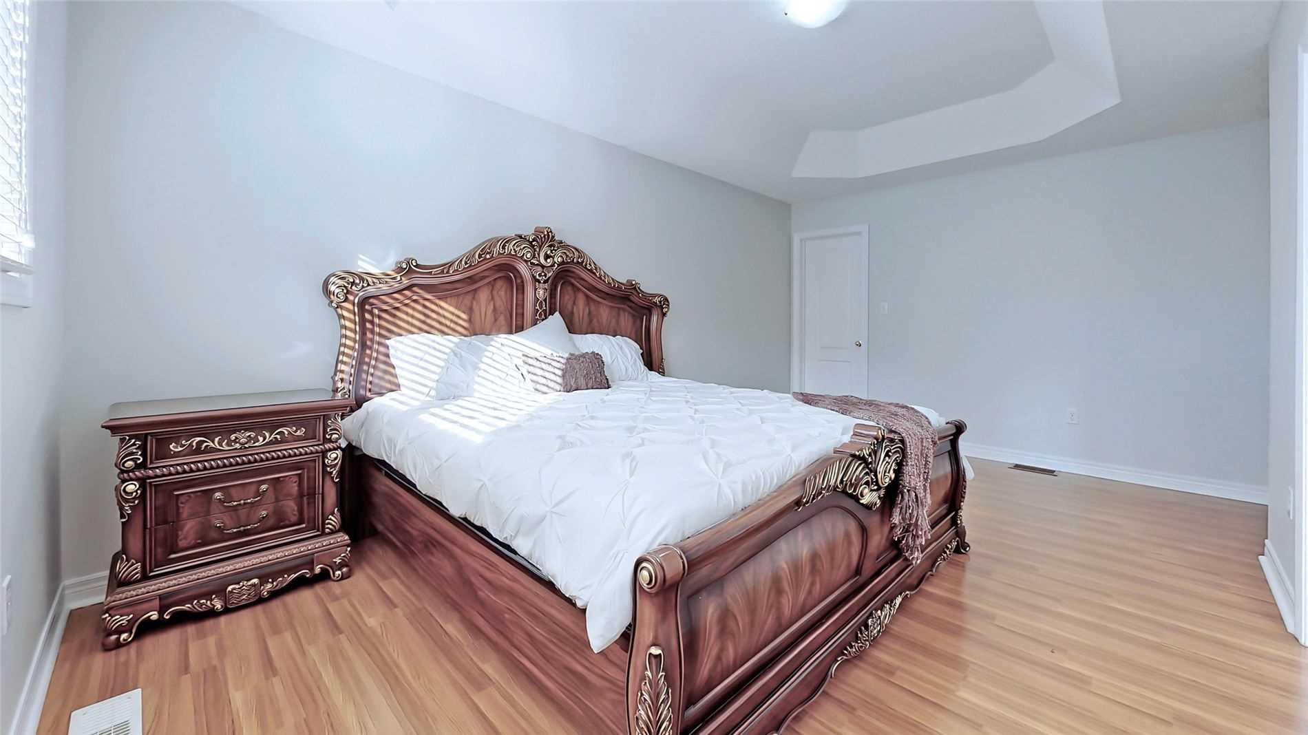 60 Swales Cres