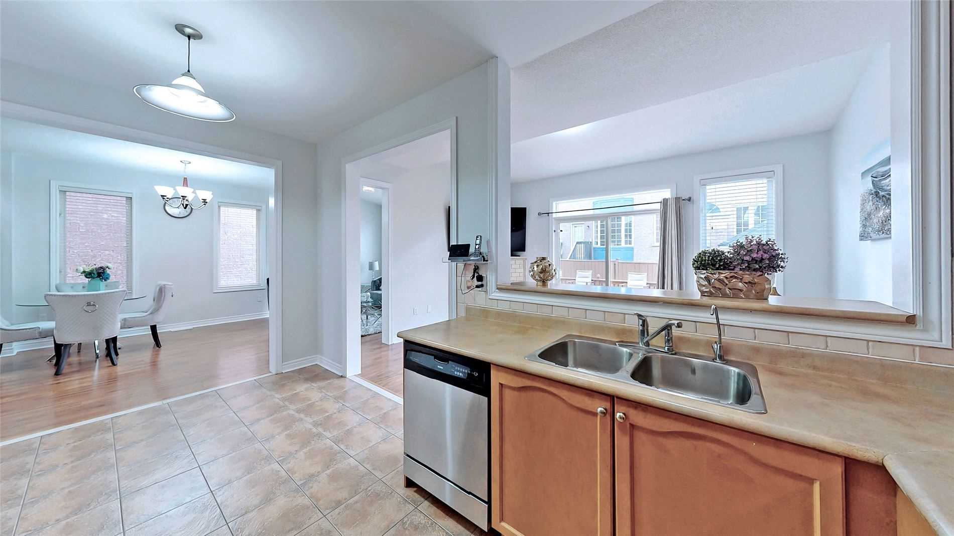 60 Swales Cres