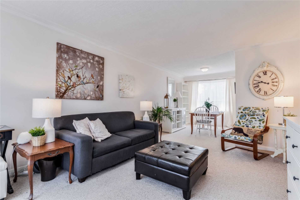 424 Pineland Ave, Oakville