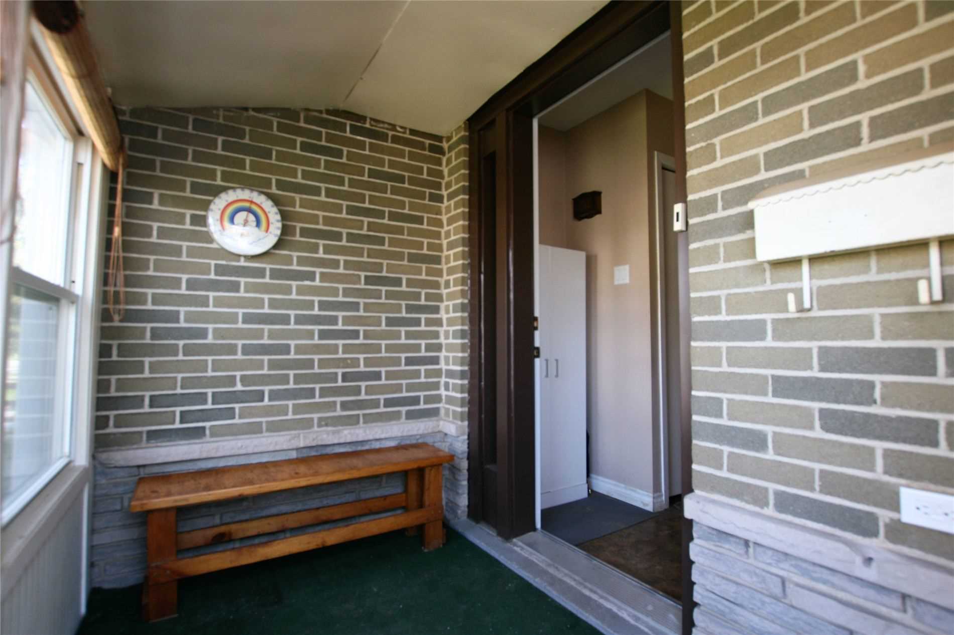 58 Parkview Dr