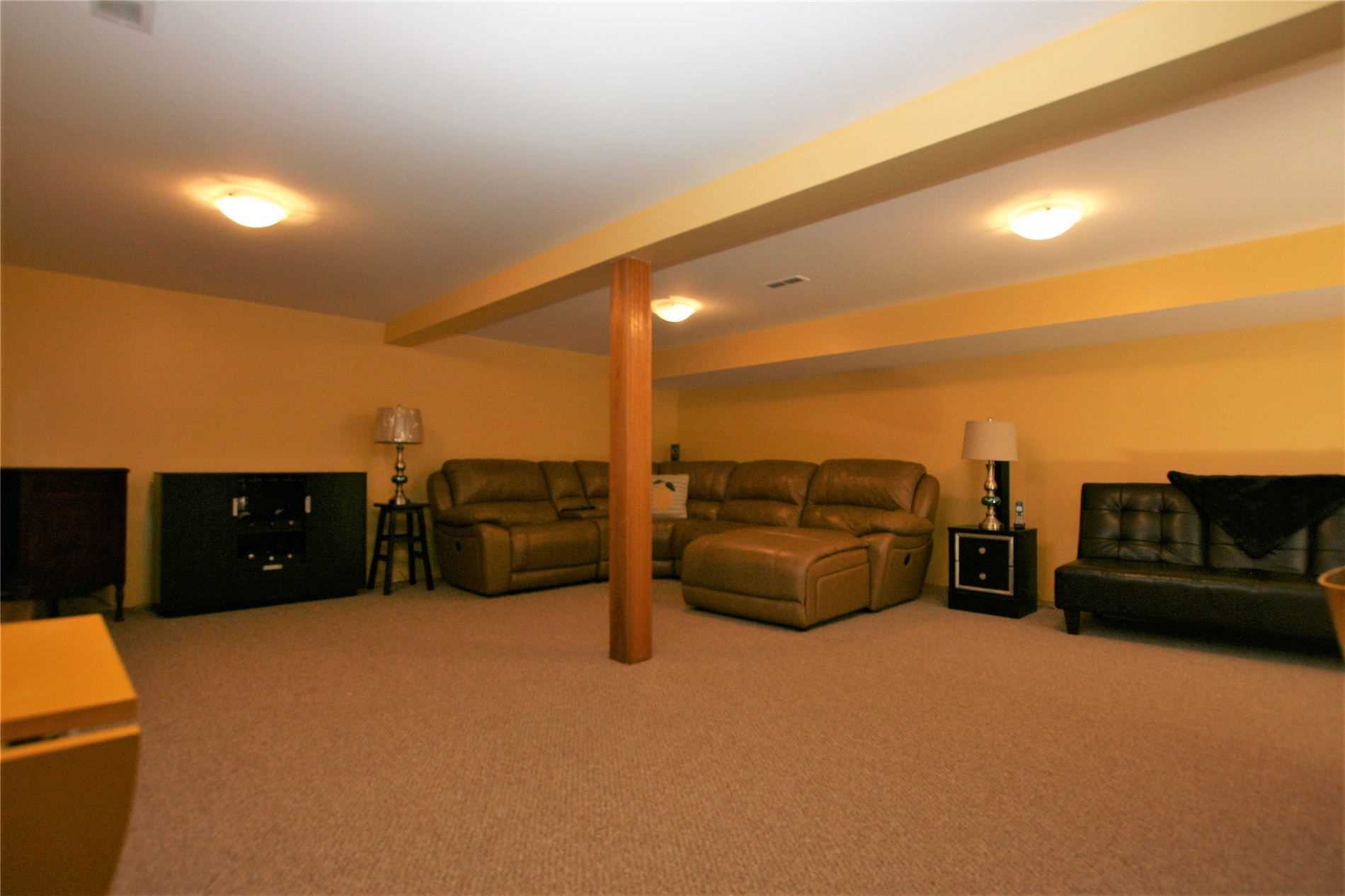 58 Parkview Dr