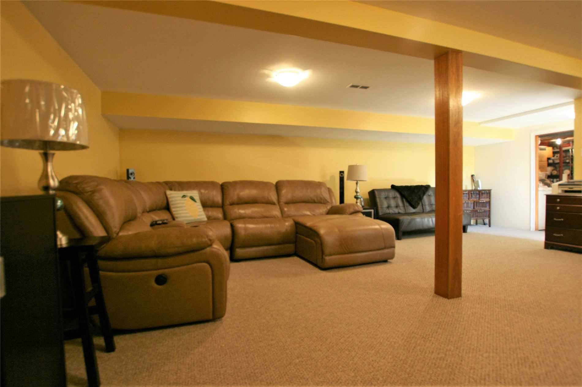 58 Parkview Dr