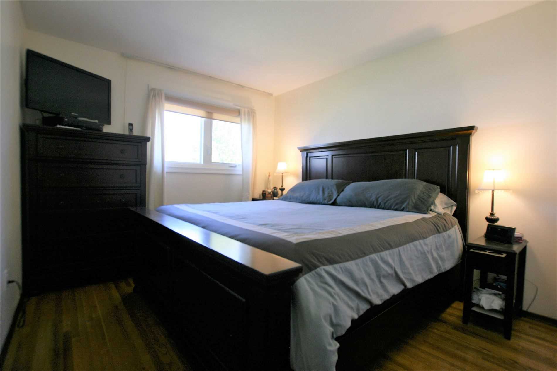 58 Parkview Dr