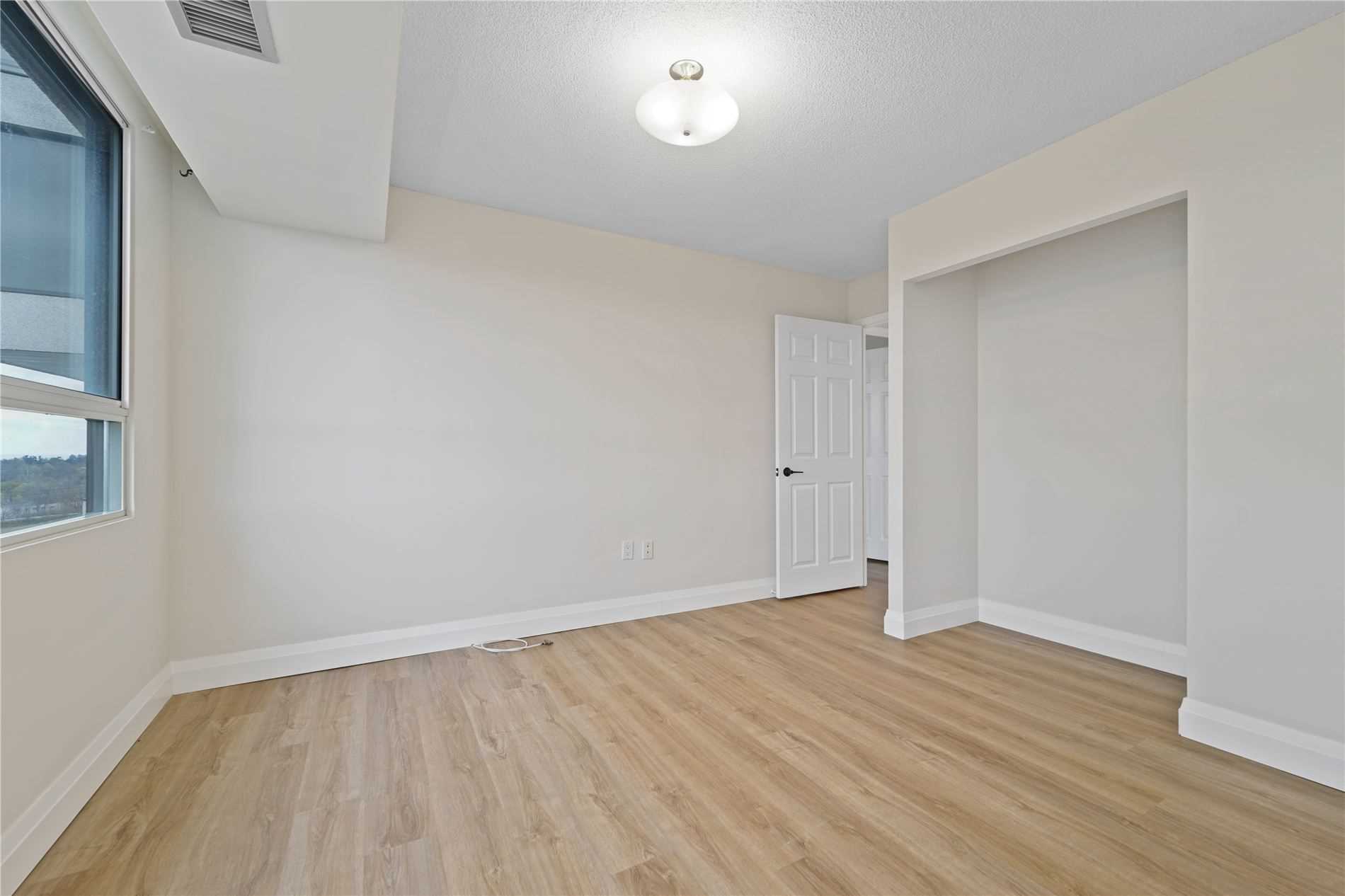 1271 Walden Circ, #1201