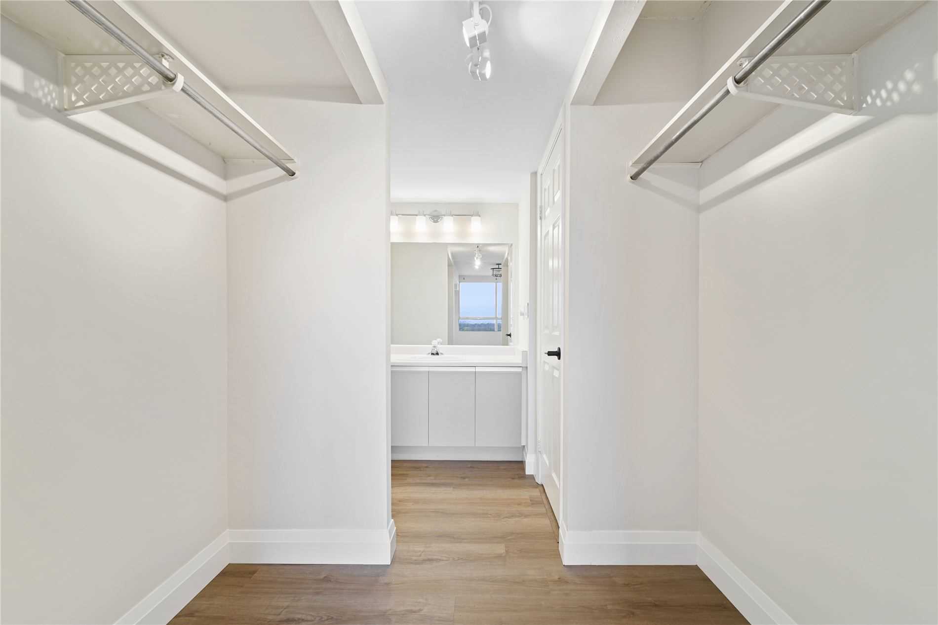 1271 Walden Circ, #1201