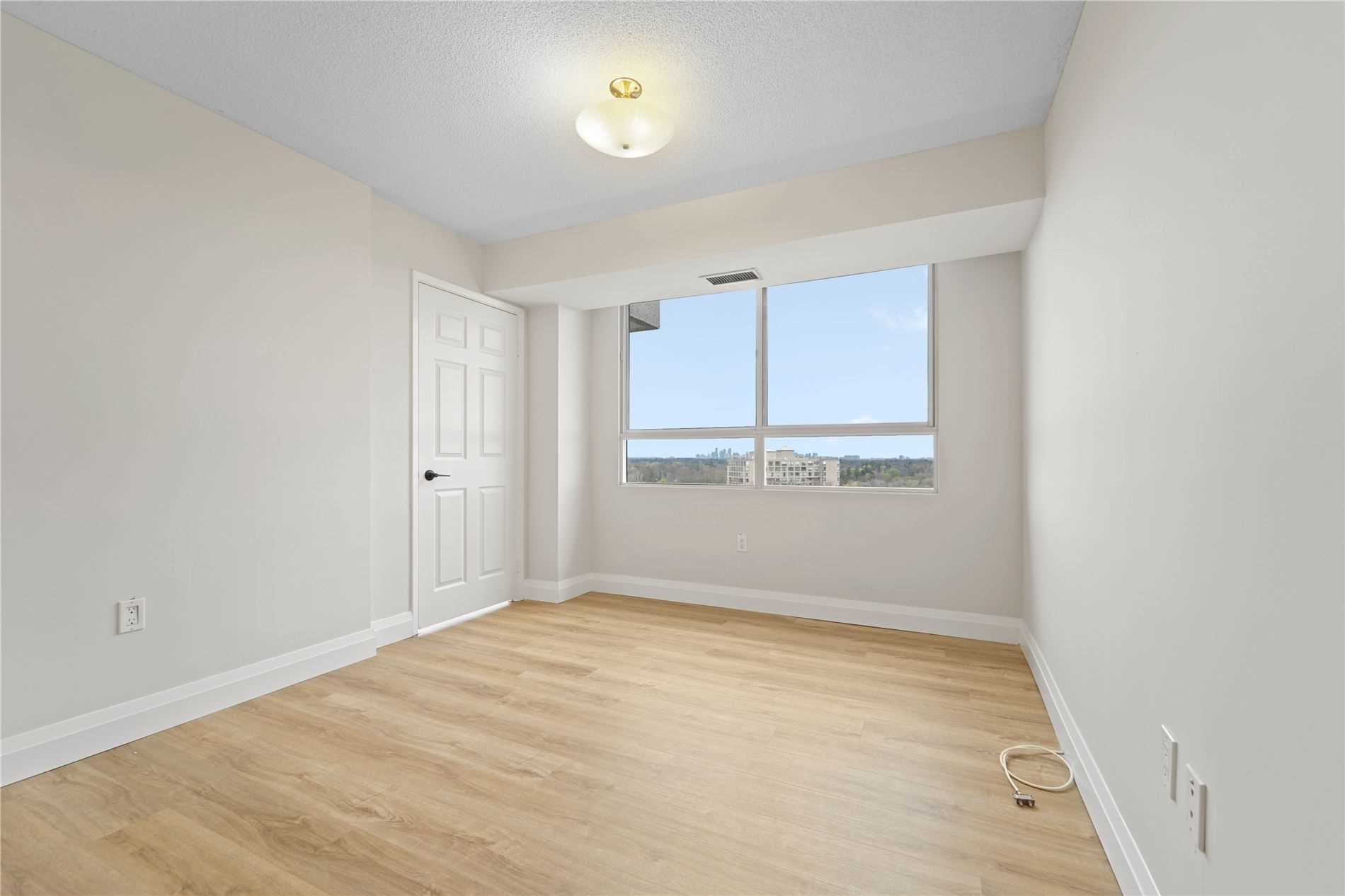 1271 Walden Circ, #1201