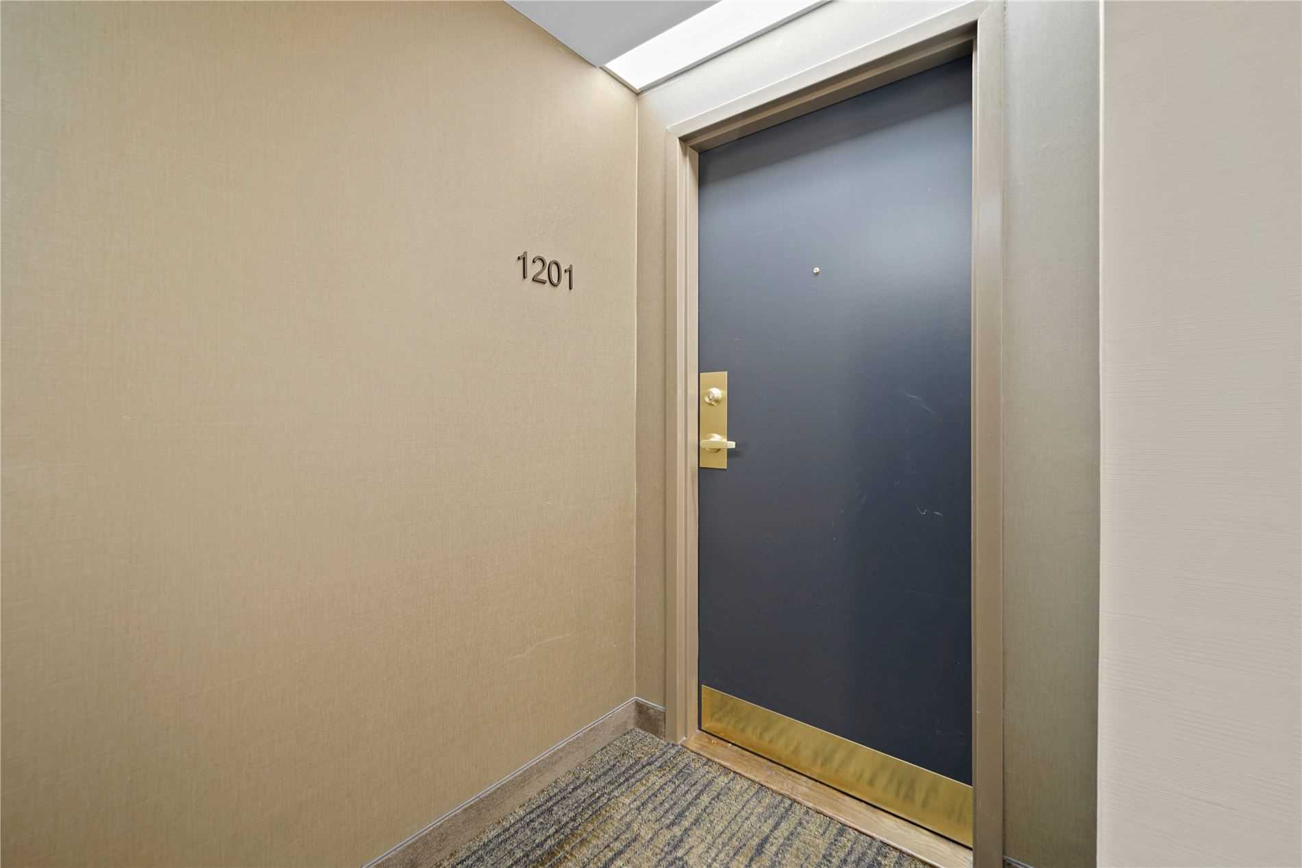 1271 Walden Circ, #1201