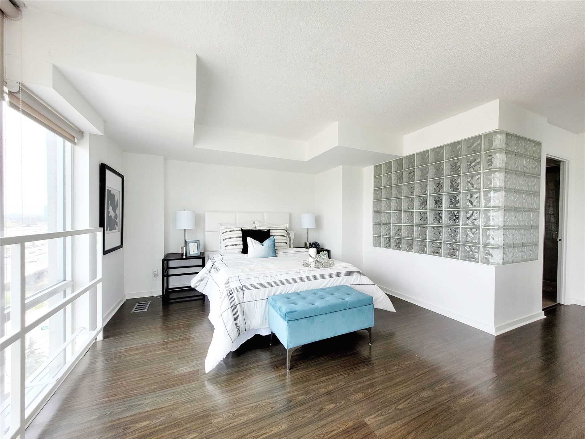 250 Manitoba St, #616