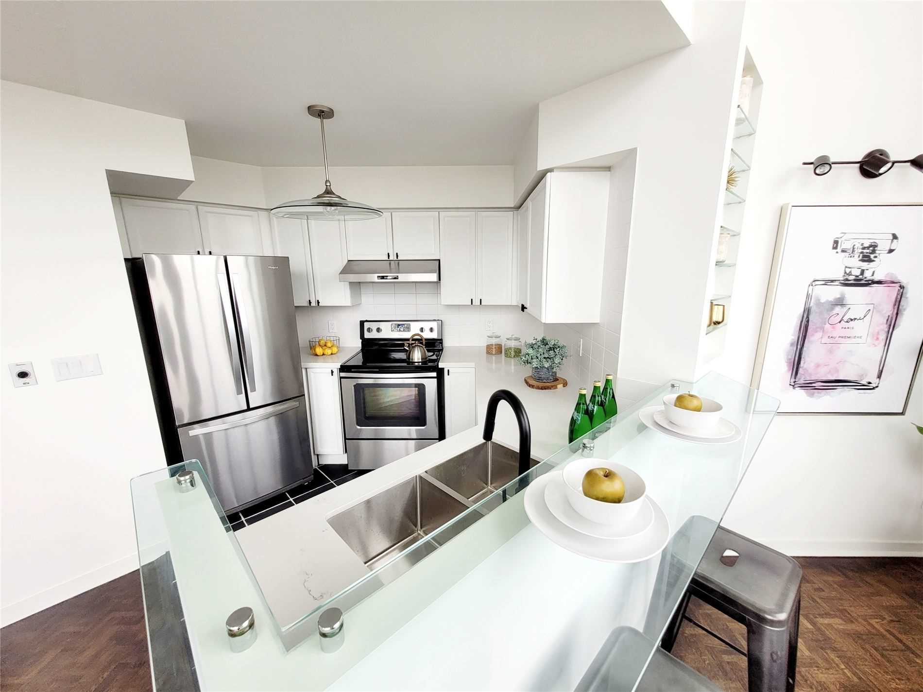 250 Manitoba St, #616