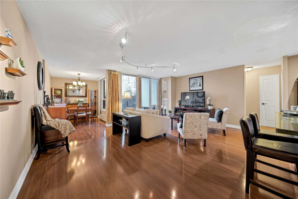 1515 Lakeshore Rd E, Mississauga