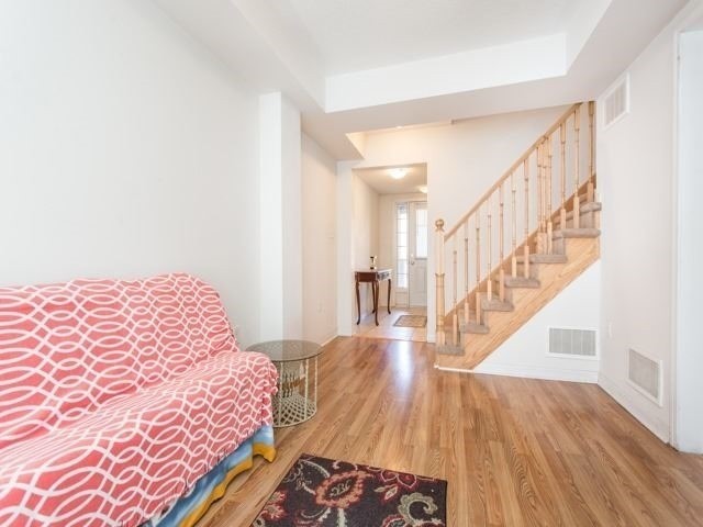 89 Bevington Rd