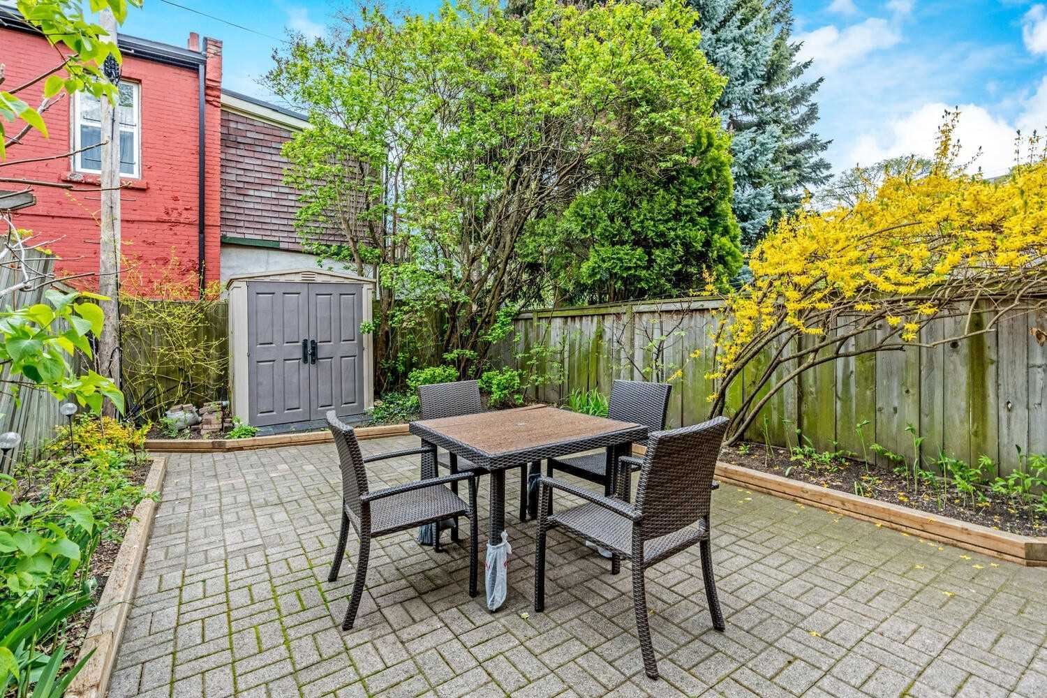 29 Elm Grove Ave