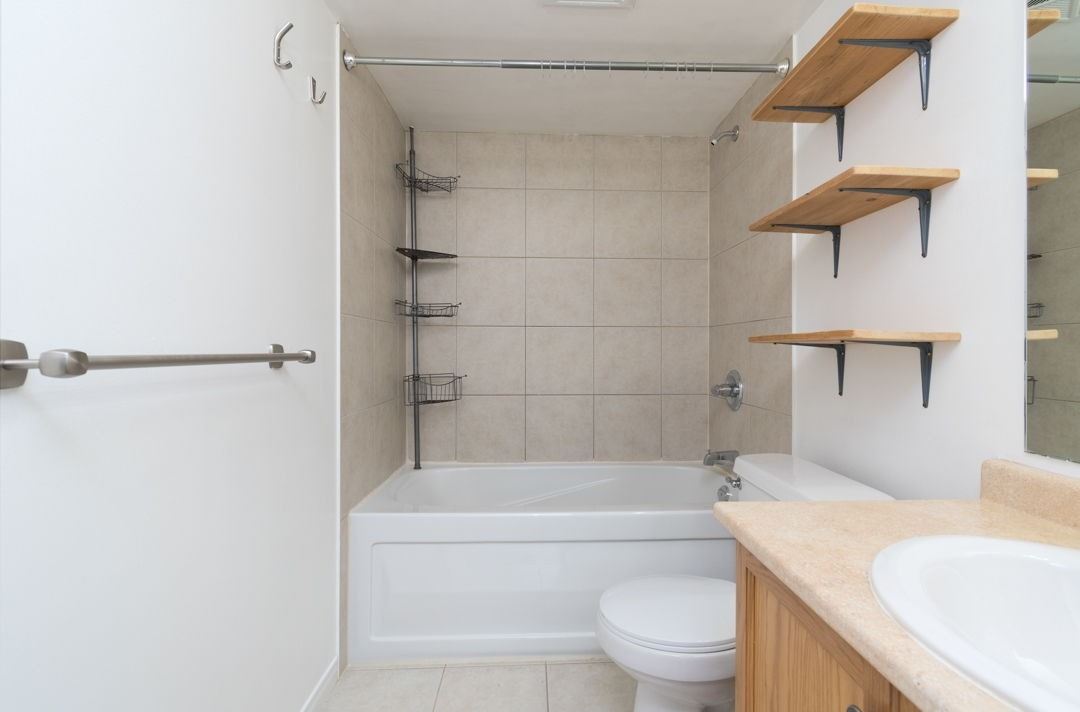 2772 Keele St, #416