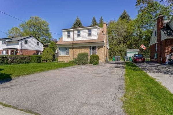 11 Meadowland Dr, Brampton