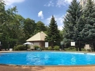 200 Burnhamthorpe Rd E, #1304