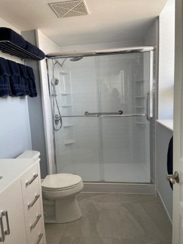 200 Burnhamthorpe Rd E, #1304