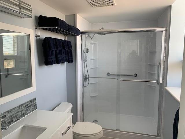 200 Burnhamthorpe Rd E, #1304