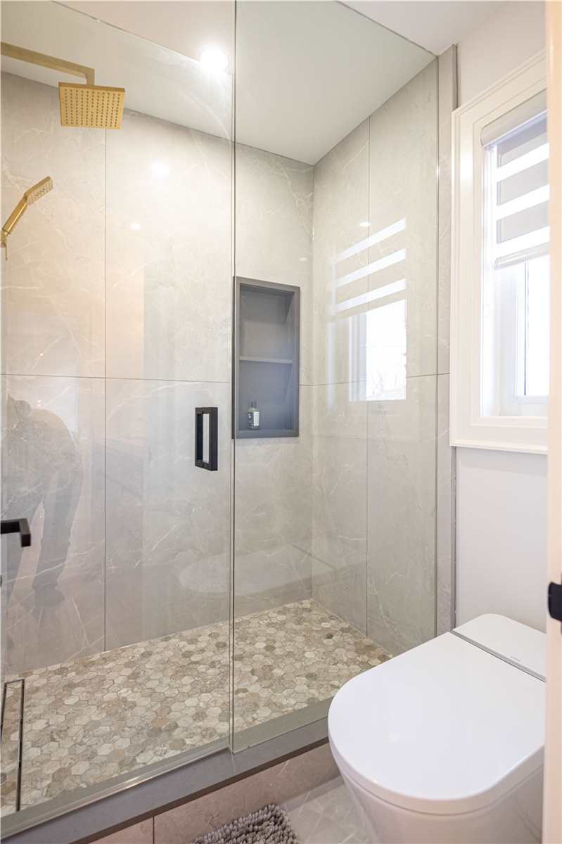 246 Edenbridge Dr