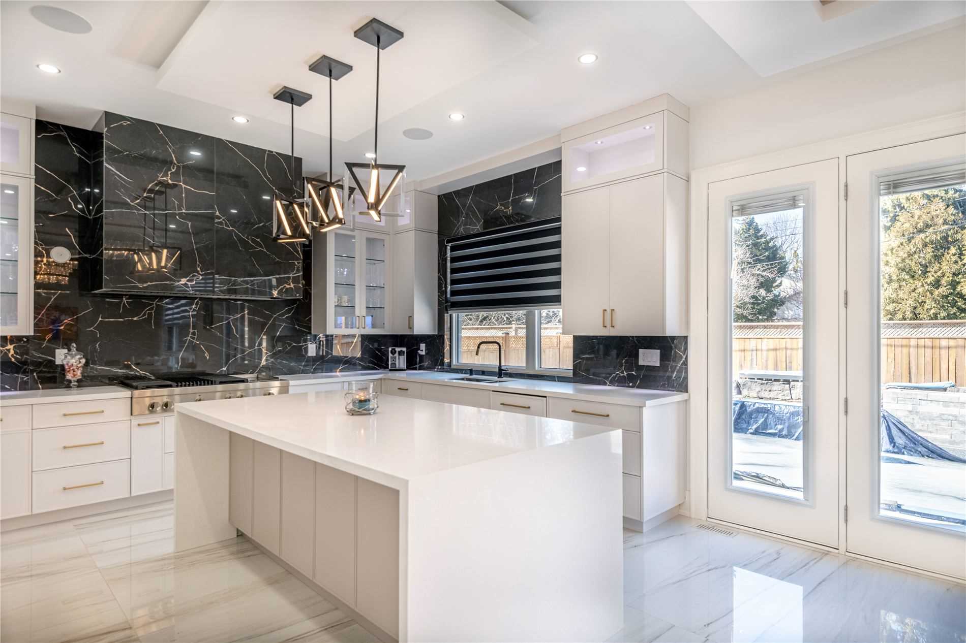 246 Edenbridge Dr