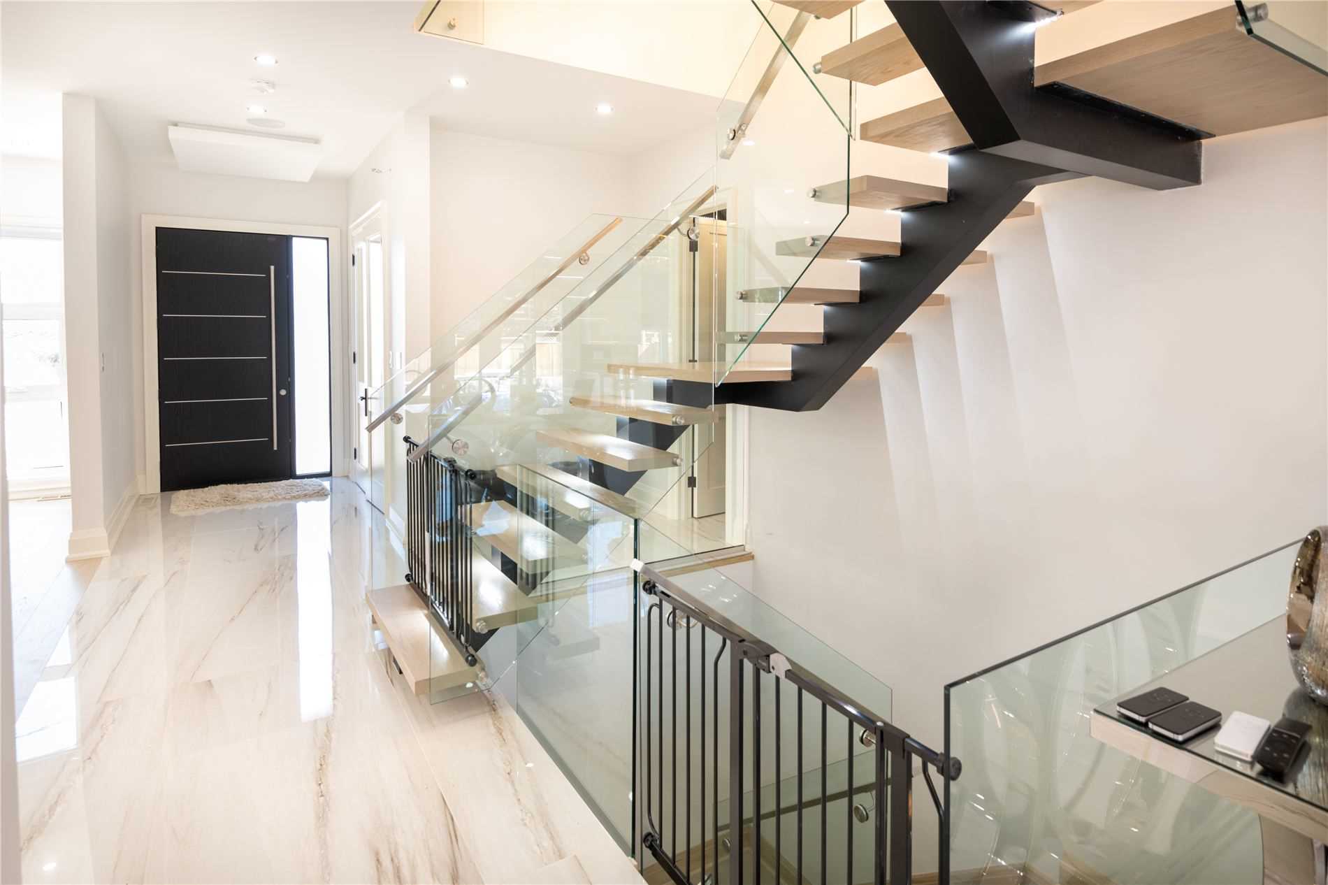 246 Edenbridge Dr