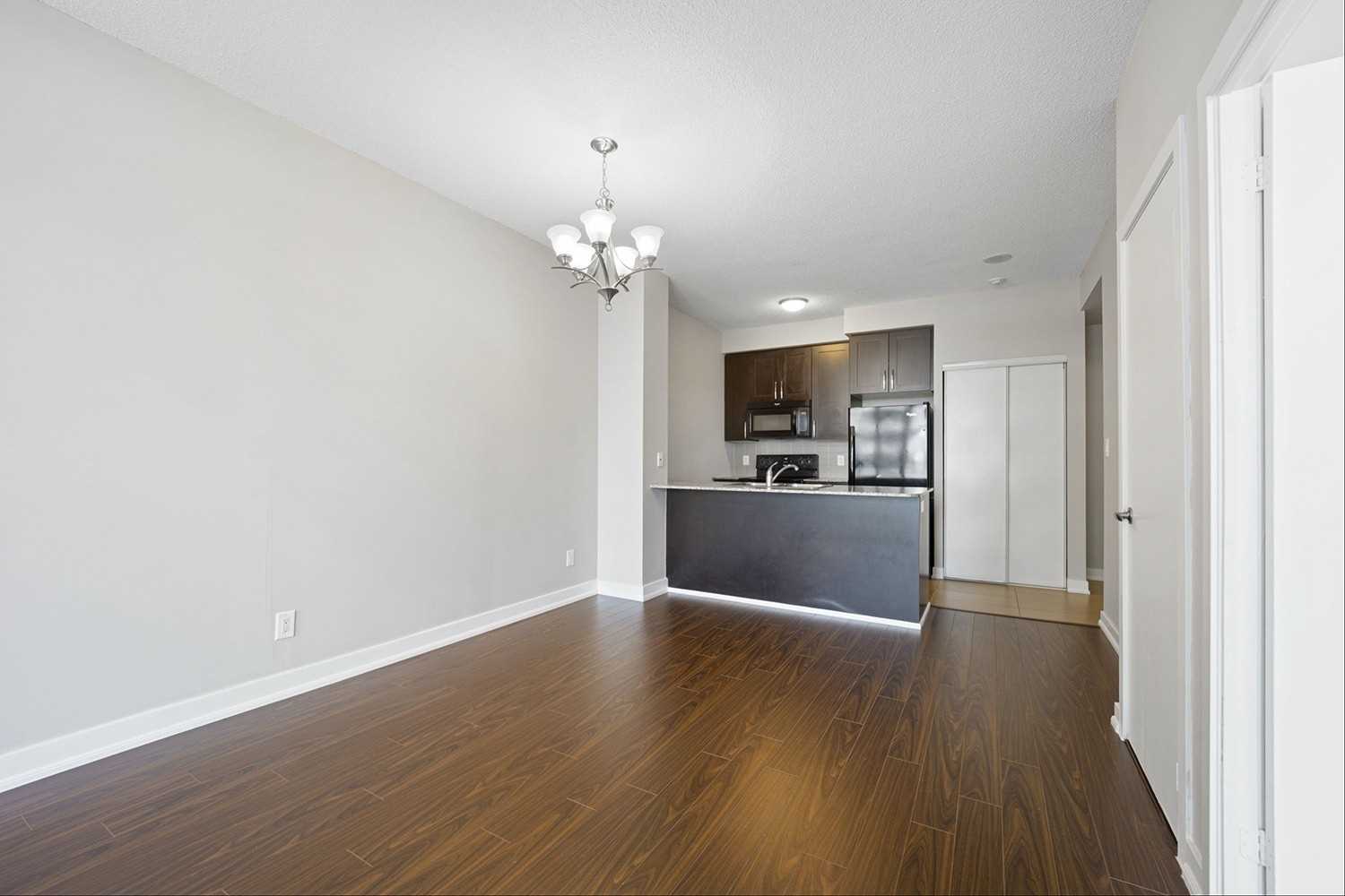 4070 Confederation Pkwy, #910