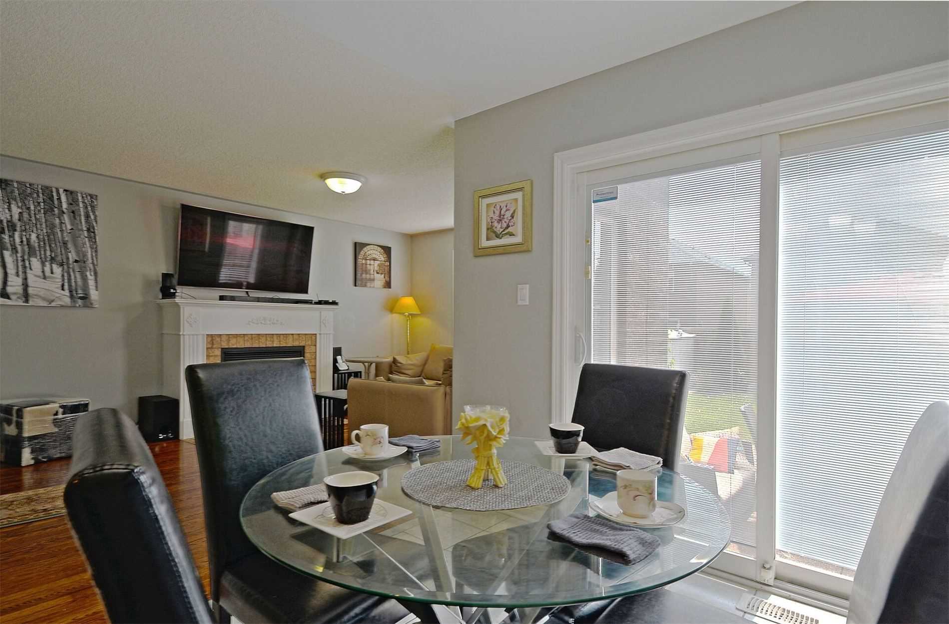 2577 Longridge Cres