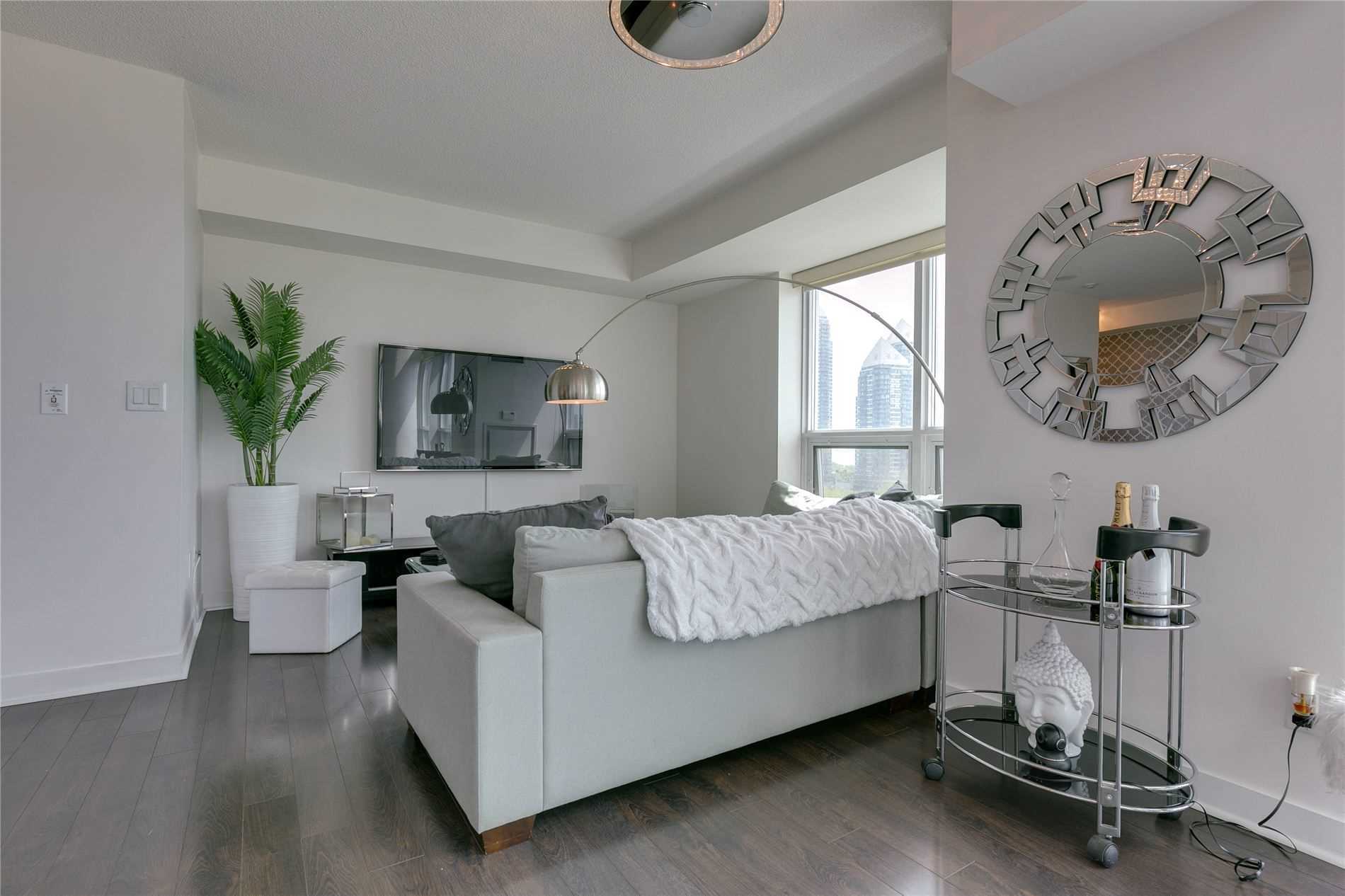 155 Legion Rd N, #905