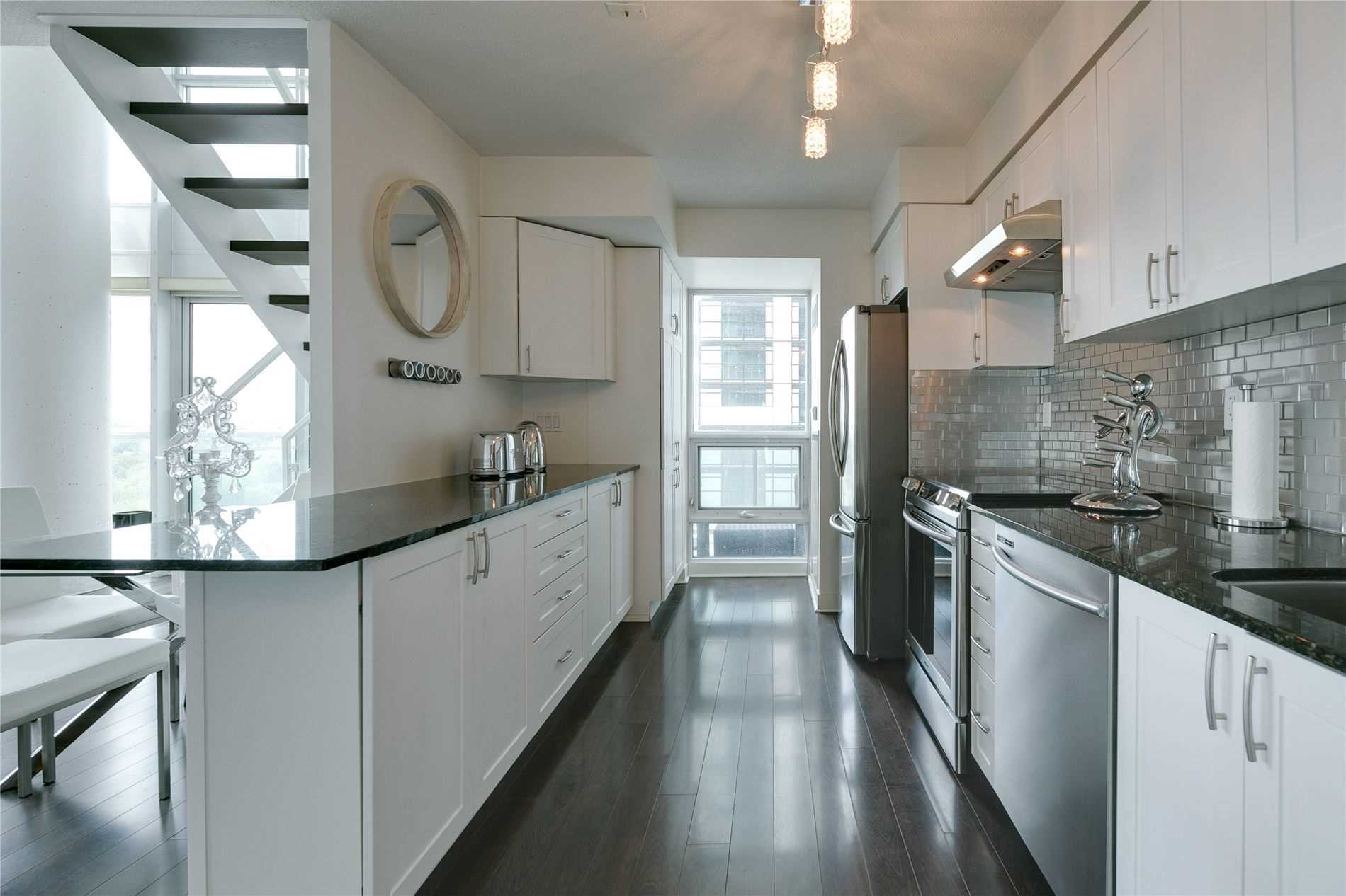 155 Legion Rd N, #905