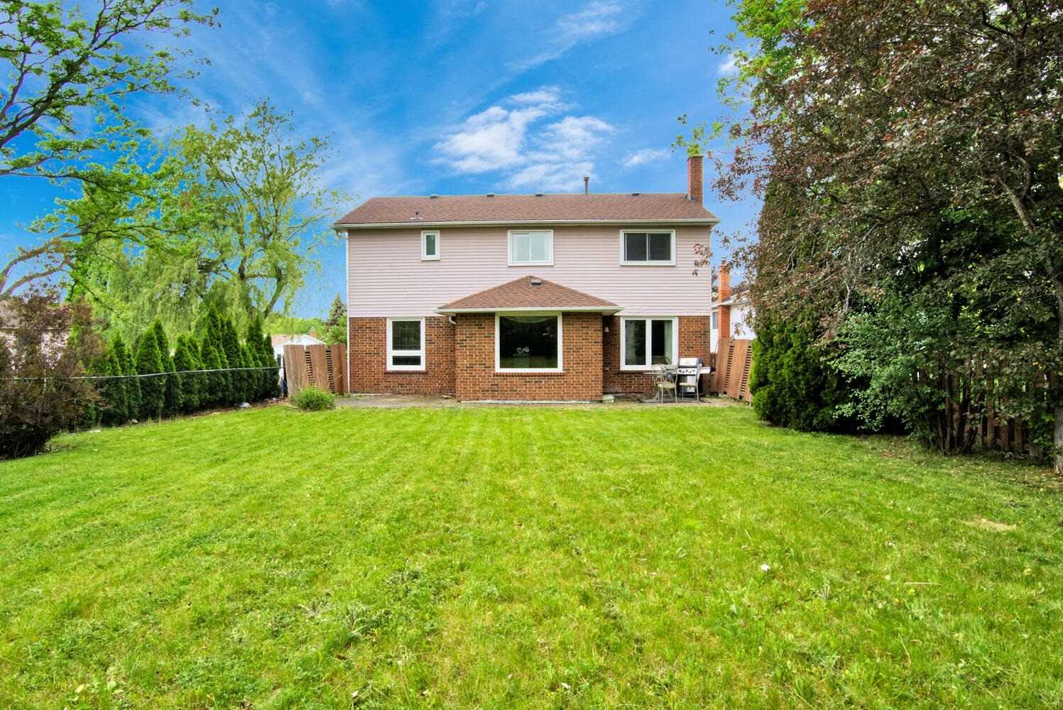 292 Crestwood Rd