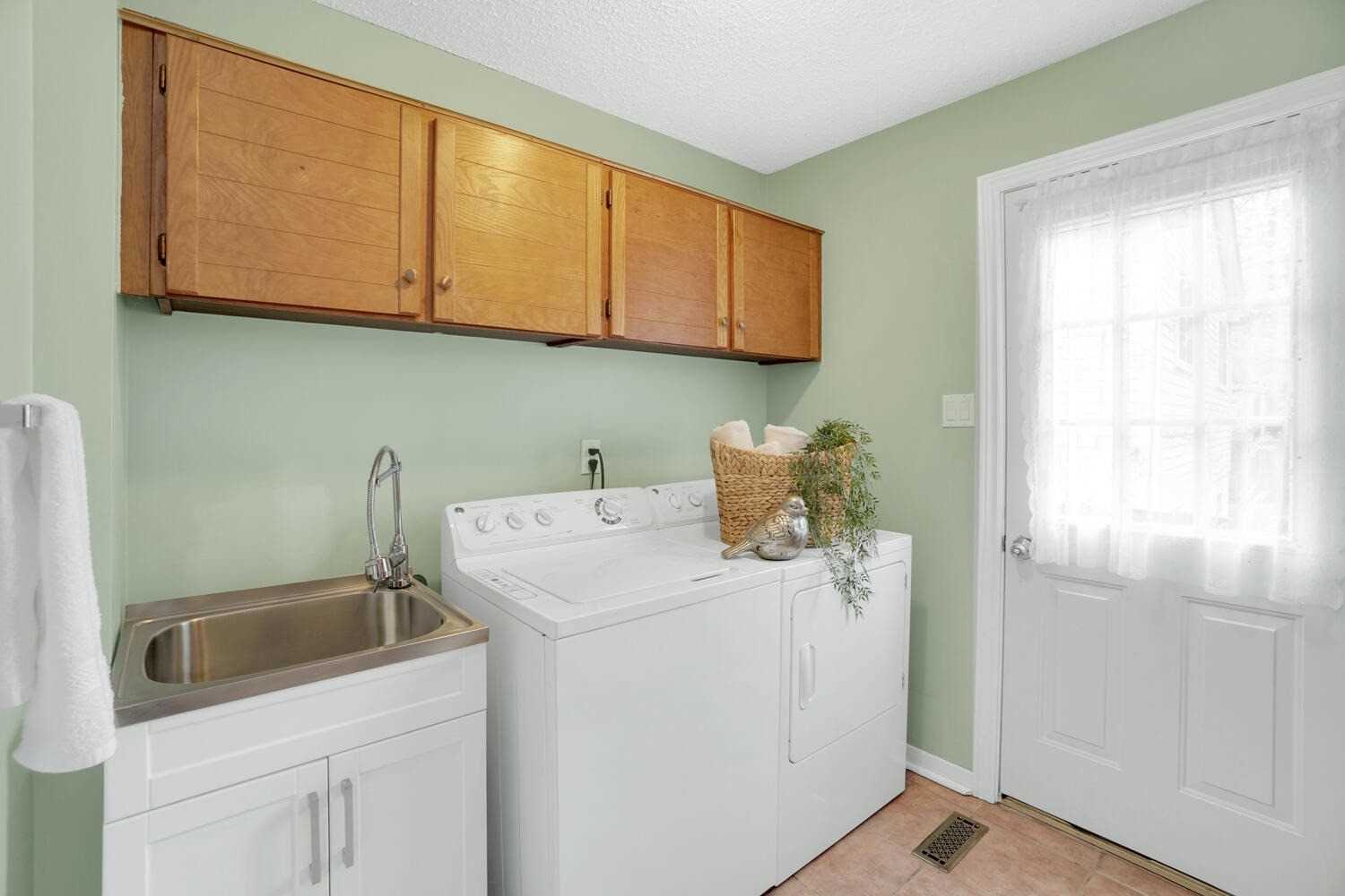 292 Crestwood Rd