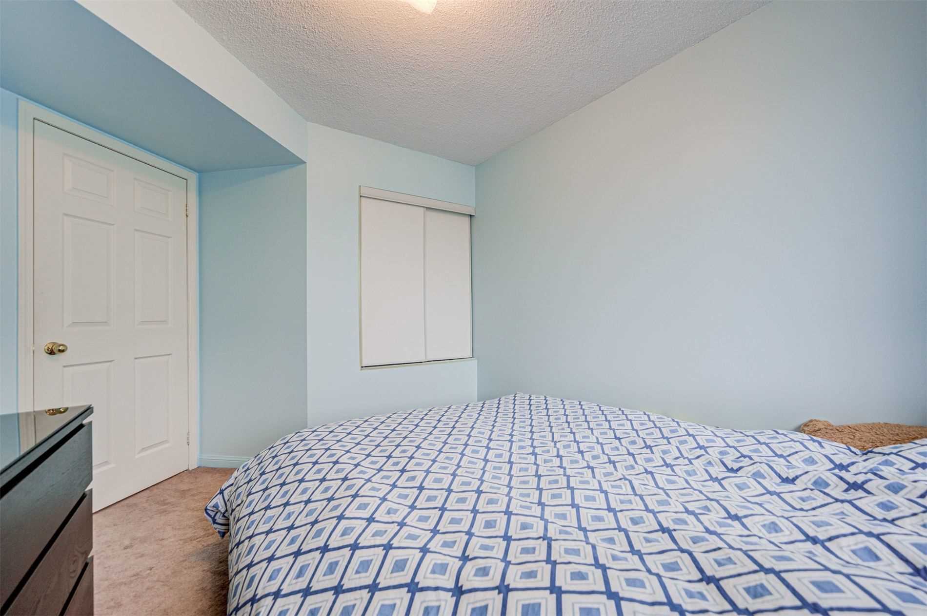 55 George Appleton Way #2095