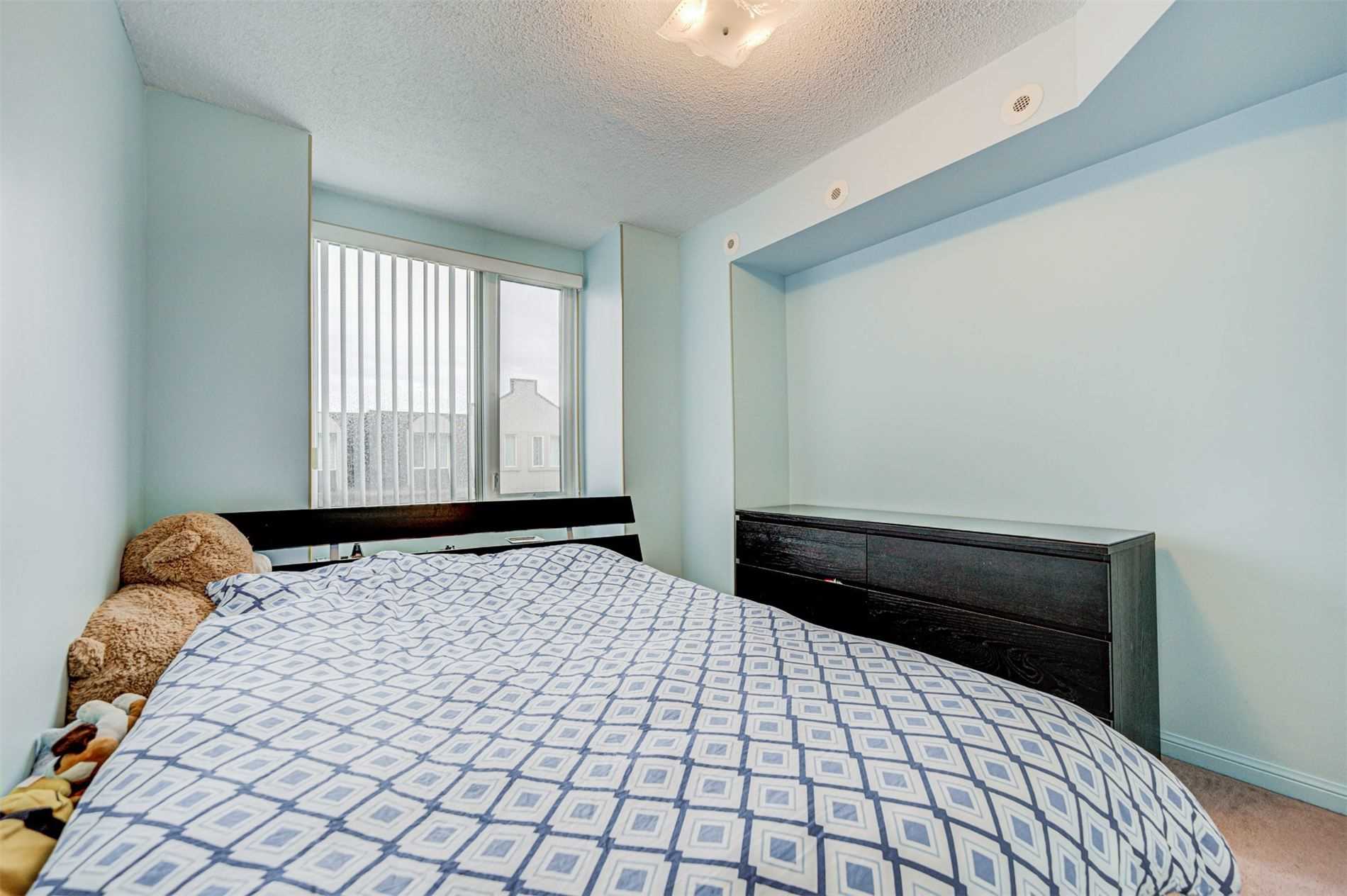 55 George Appleton Way #2095