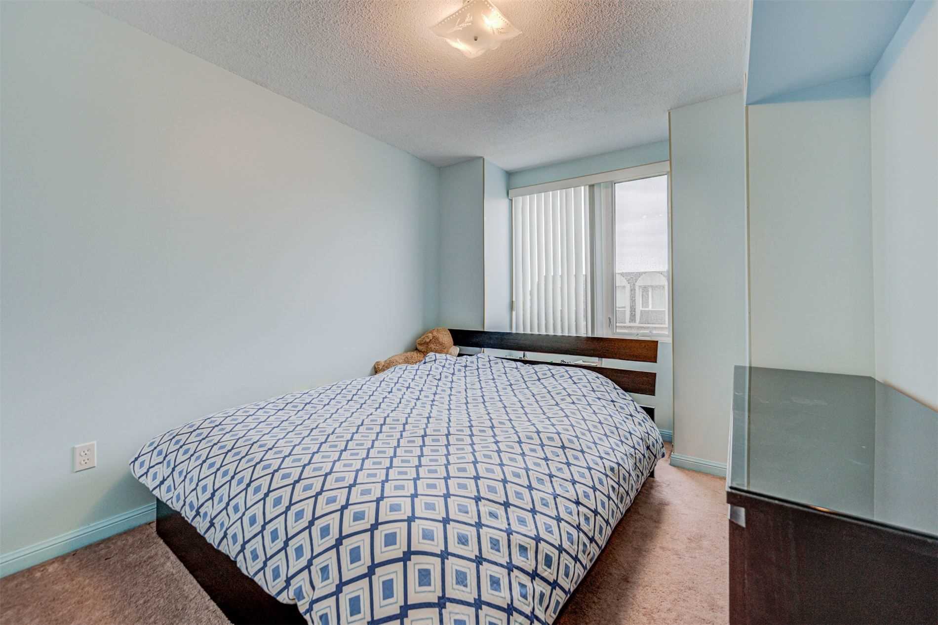 55 George Appleton Way #2095