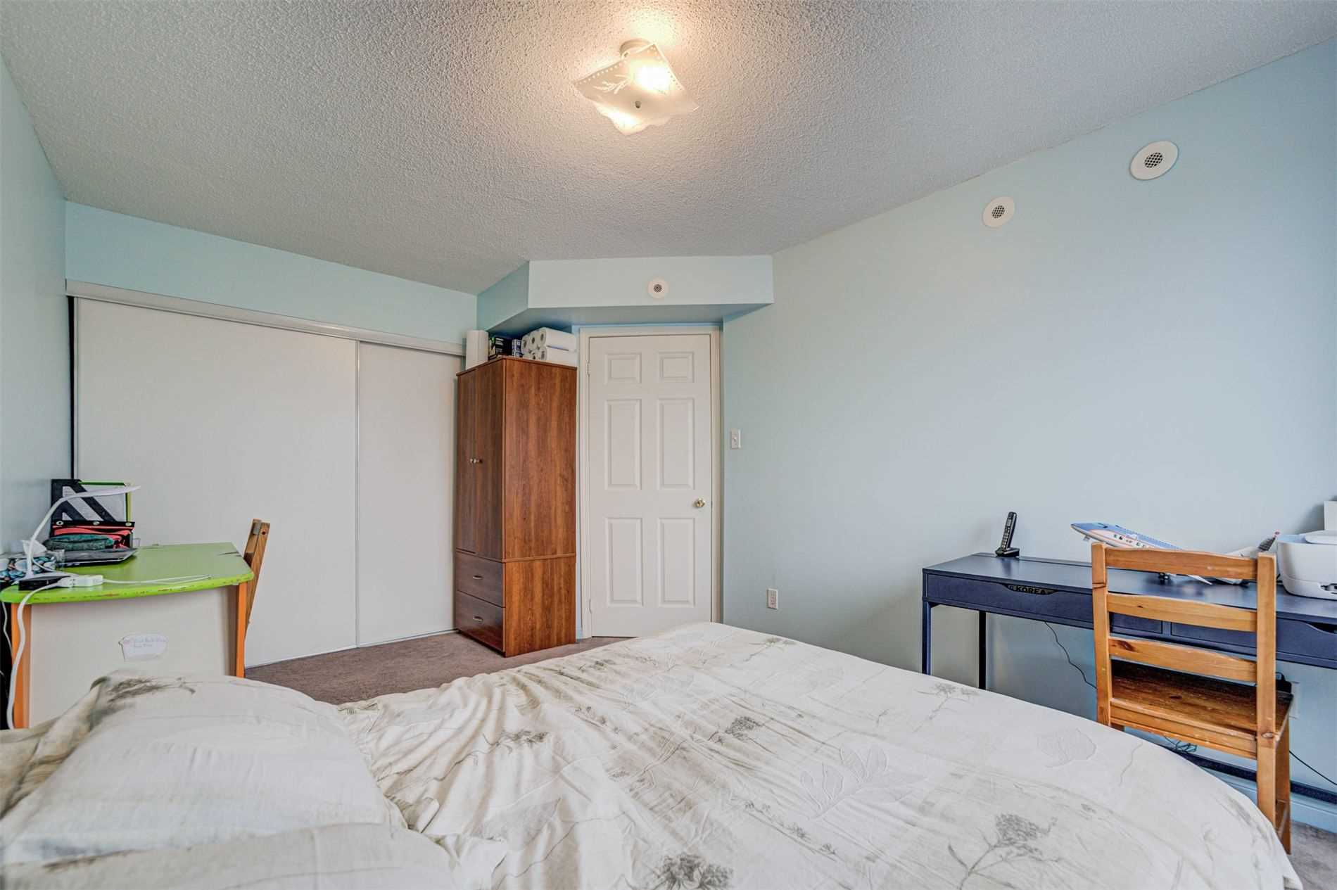55 George Appleton Way #2095