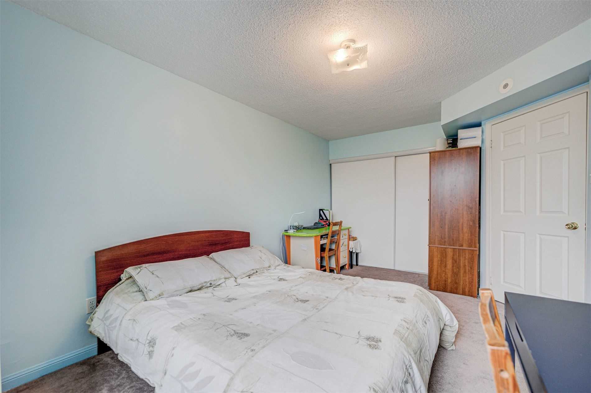 55 George Appleton Way #2095