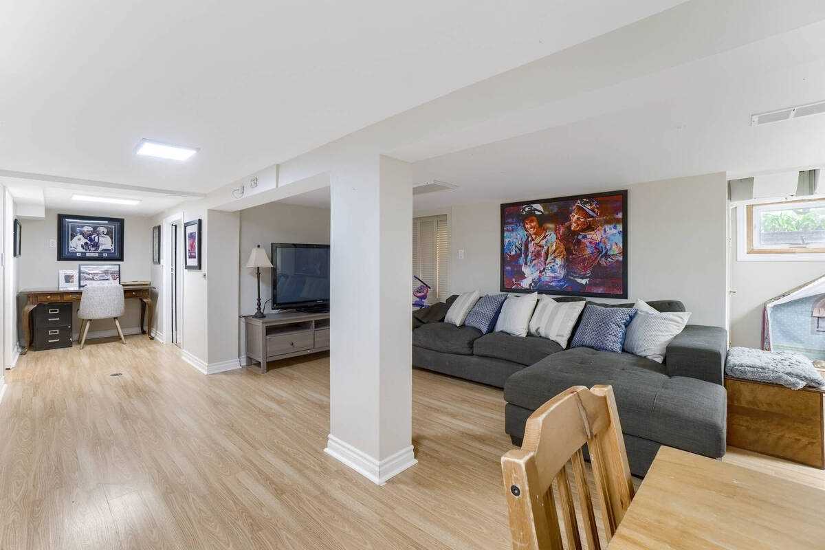 12 Wesley Ave
