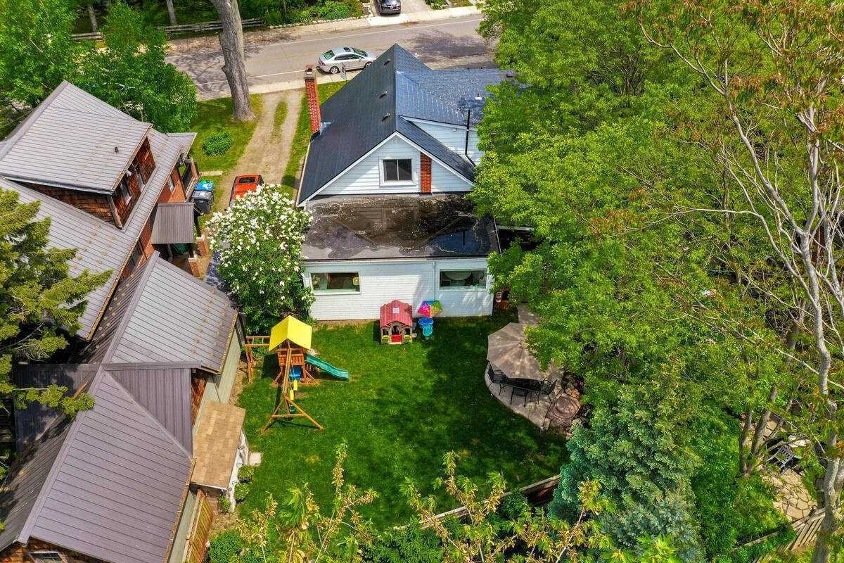 12 Wesley Ave