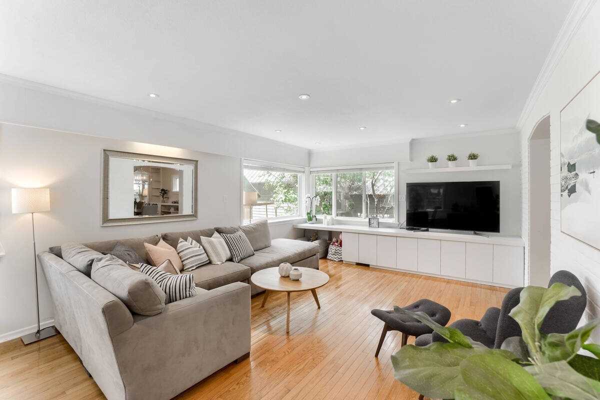 12 Wesley Ave