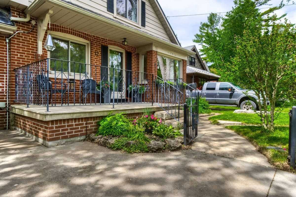 12 Wesley Ave