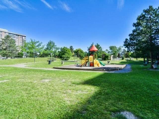 17 Knightsbridge Rd, #1803