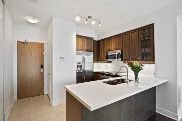 1910 Lake Shore Blvd W 1910 Lake Shore Blvd W