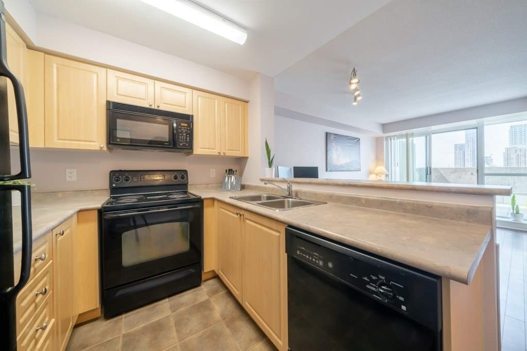 9 Michael Power Pl, #510
