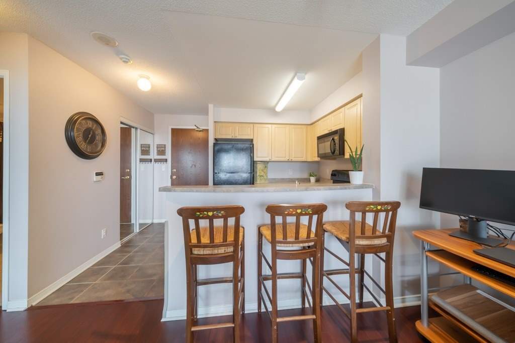 9 Michael Power Pl, #510