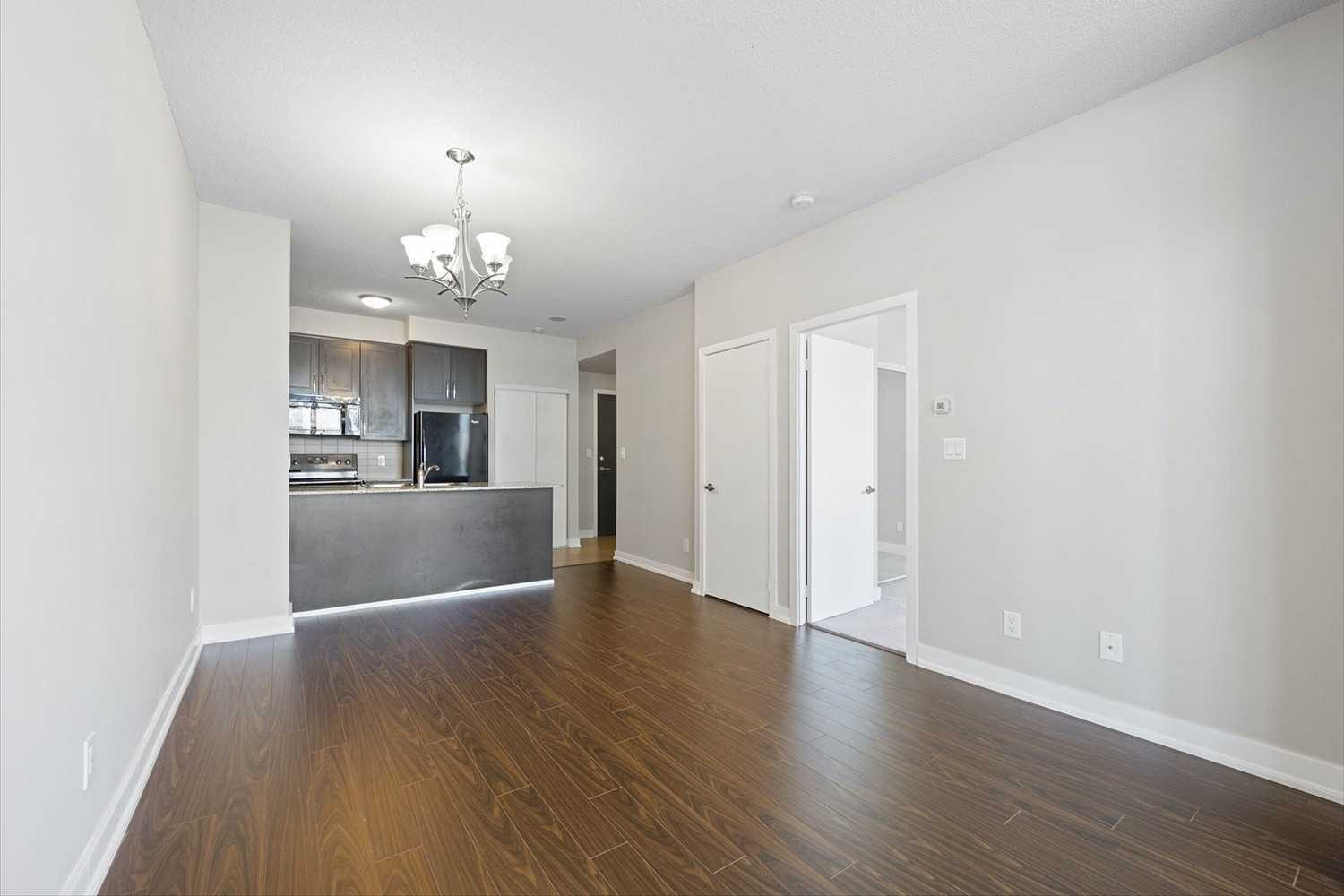 4070 Confederation Pkwy, #910