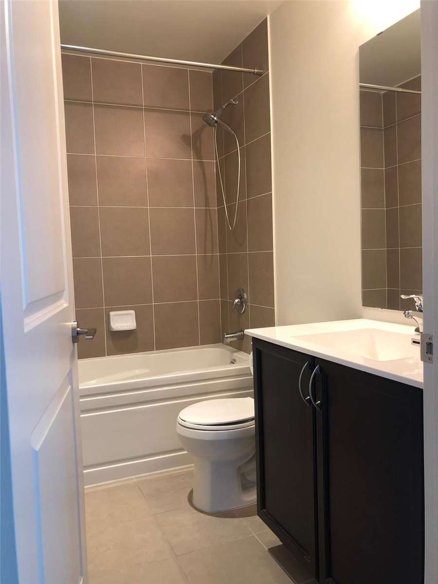 39 Annie Craig Dr, #406