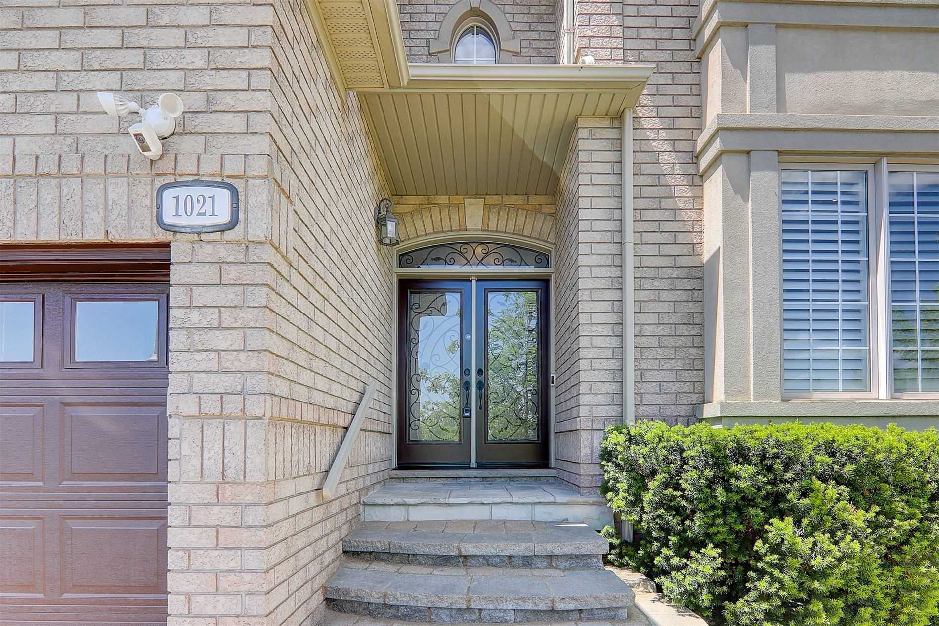 1021 Kestell Blvd
