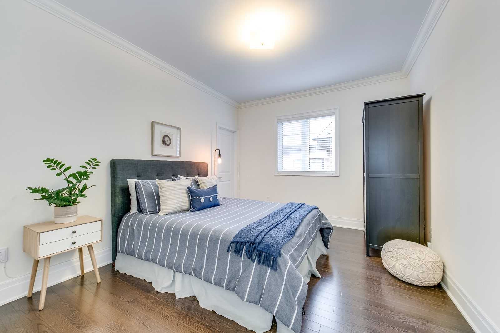 121 Waterview Common