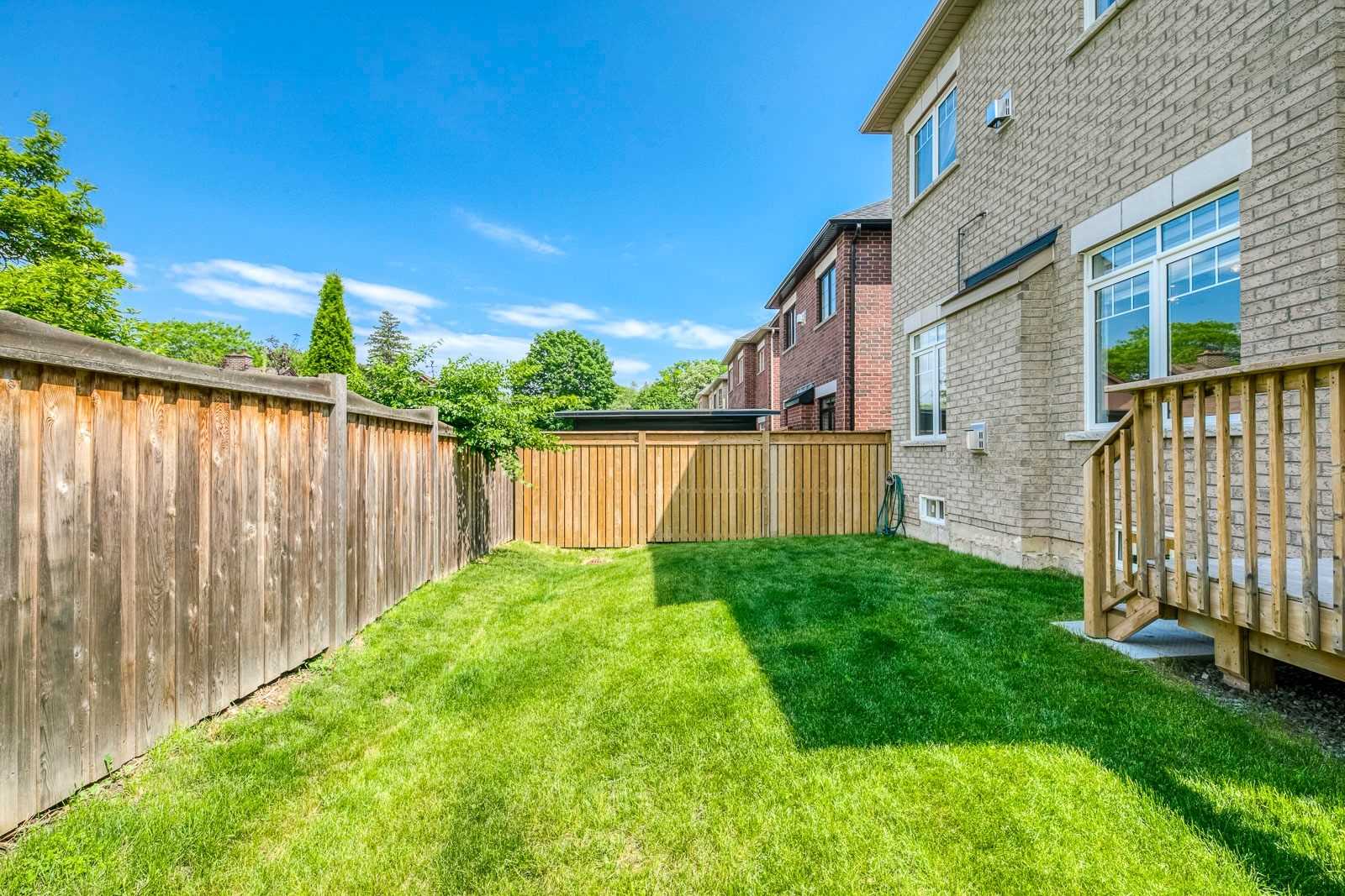 121 Waterview Common